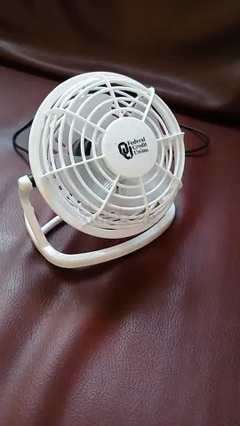 Compact White Desk Fan for Comfort and Convenience