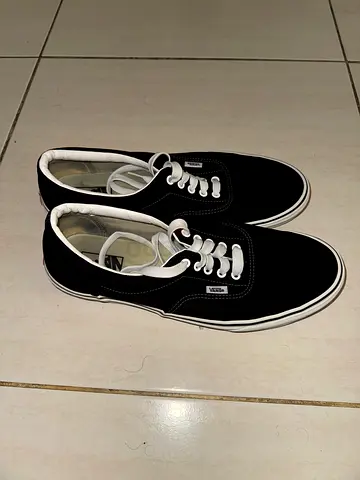 URGENT SALE! VANS SHOES – BLACK (EU 46)