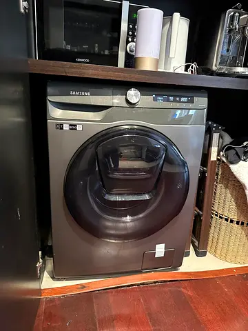 Samsung 9/6kg Washer and Dryer 2in1 Same Like new conditions