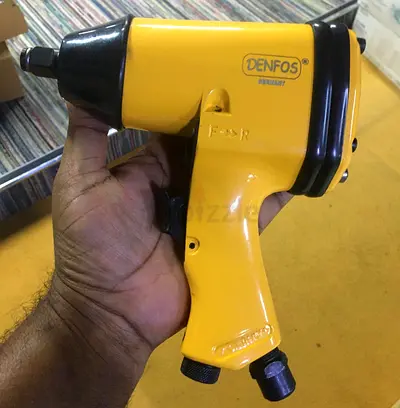 AIR IMPACT WRENCH