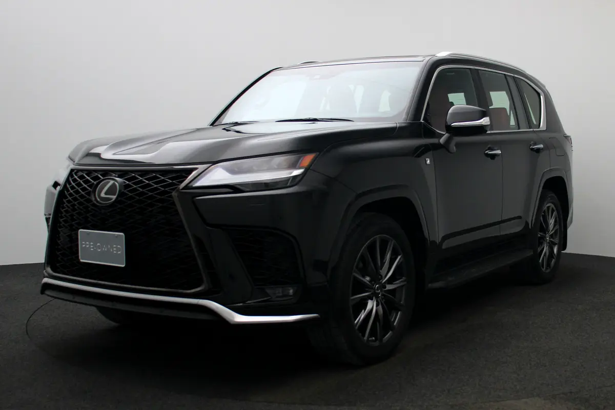 Lexus LX-Series 2023 — photo 1 of 20