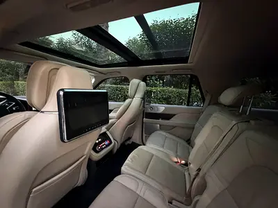 صورة 15 لـ 2018 Lincoln NAVIGATOR