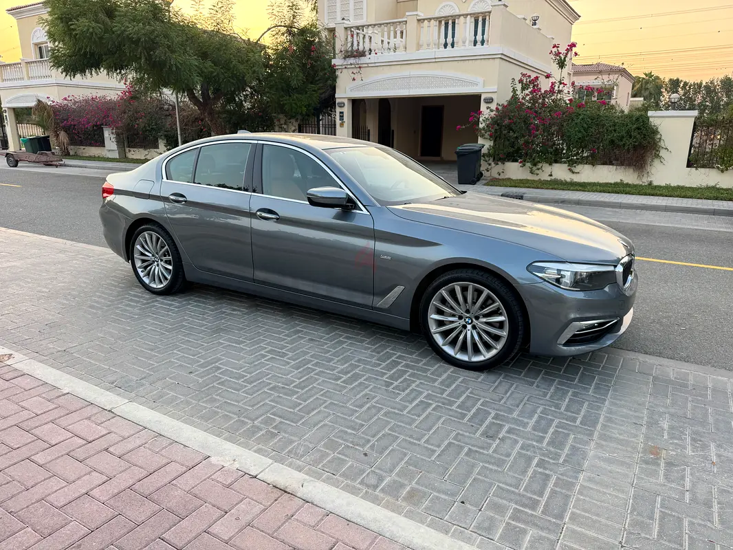 530i Luxury Line