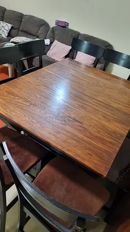 Solid Wood extendable Dining Table with high Chairs for Sale