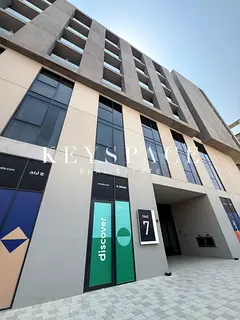 Contemporary Apartment | In a Connected, Fast-Developing Community | Hot Deal | Resale