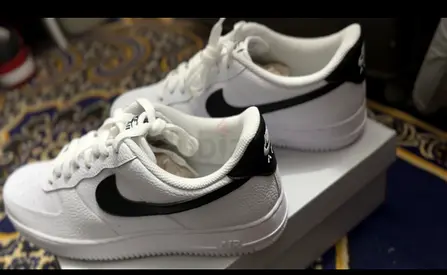 Selling Nike air Gradeschool Brandnew