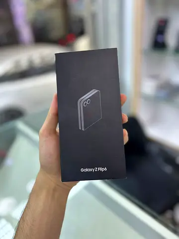 Samsung Galaxy Z Flip 6 256GB with Box