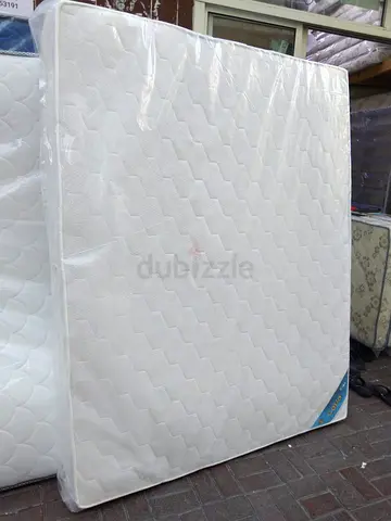 King size 180x200cm mattress.  All times delivery available