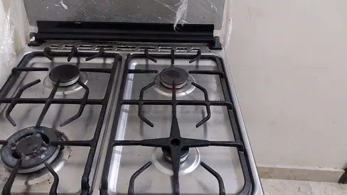 Hilton gas stove 4 burner