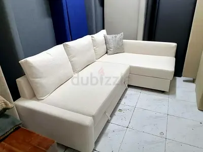 Comfortable and Chic Modern Sofa for Sale