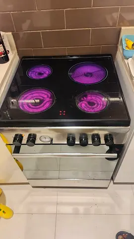 Ariston Electric Ceramic Cooker Oven Size 60cm Width