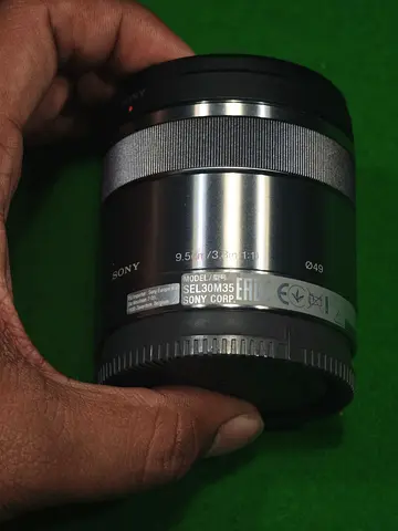 Sony lens
