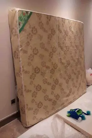 180x200cm King size mattress.  Same day delivery available