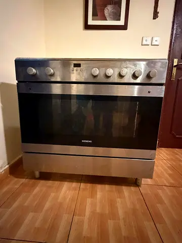 Siemens electric stove with 5 hob