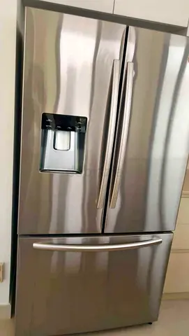 Hisense French Door Refrigerator with water Dispenser