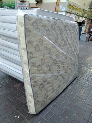 160x200cm queen size mattress.  All times delivery available