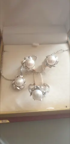 Elegant Pearl Jewelry Set