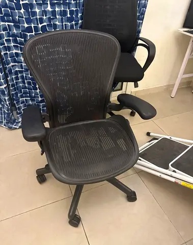 Herman Miller Aeron Classic Chair PostureFit Fully Loaded Black Size C available
