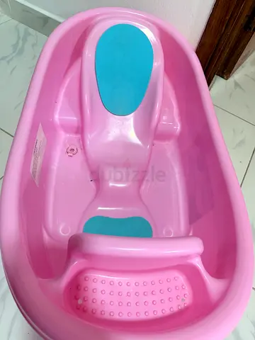 Baby Bath Tub - Comfortable and Safe for Your Little One