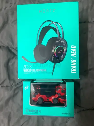 Ps4 controller and gaming headset
