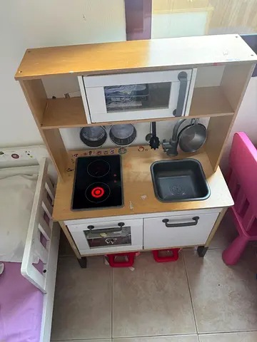 Cute Wooden Play Kitchen for Creative Little Chefs