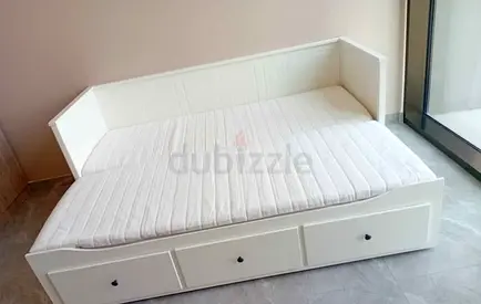 Stylish White Daybed with Storage Drawers