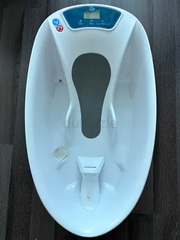 Aquascale baby bath