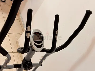 Sports Equipment - cross trainer