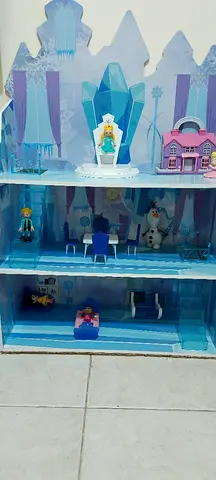 Disney Frozen Castle Playset with Dolls