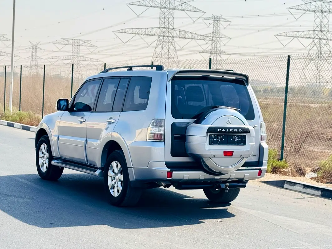 /ar/city-dubai/cate-car-used-car/mitsubishi-pajero-2014-38l-gls-5-door-high-petrol-auto-awd-45762652216100864/-11