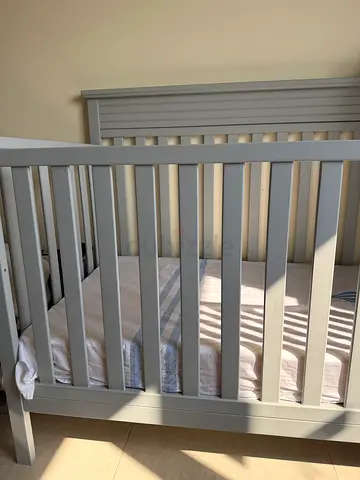 Stylish Gray Crib in Great Condition