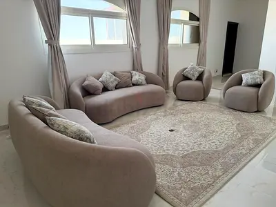 كنب ممتاز ونظيف للبيع