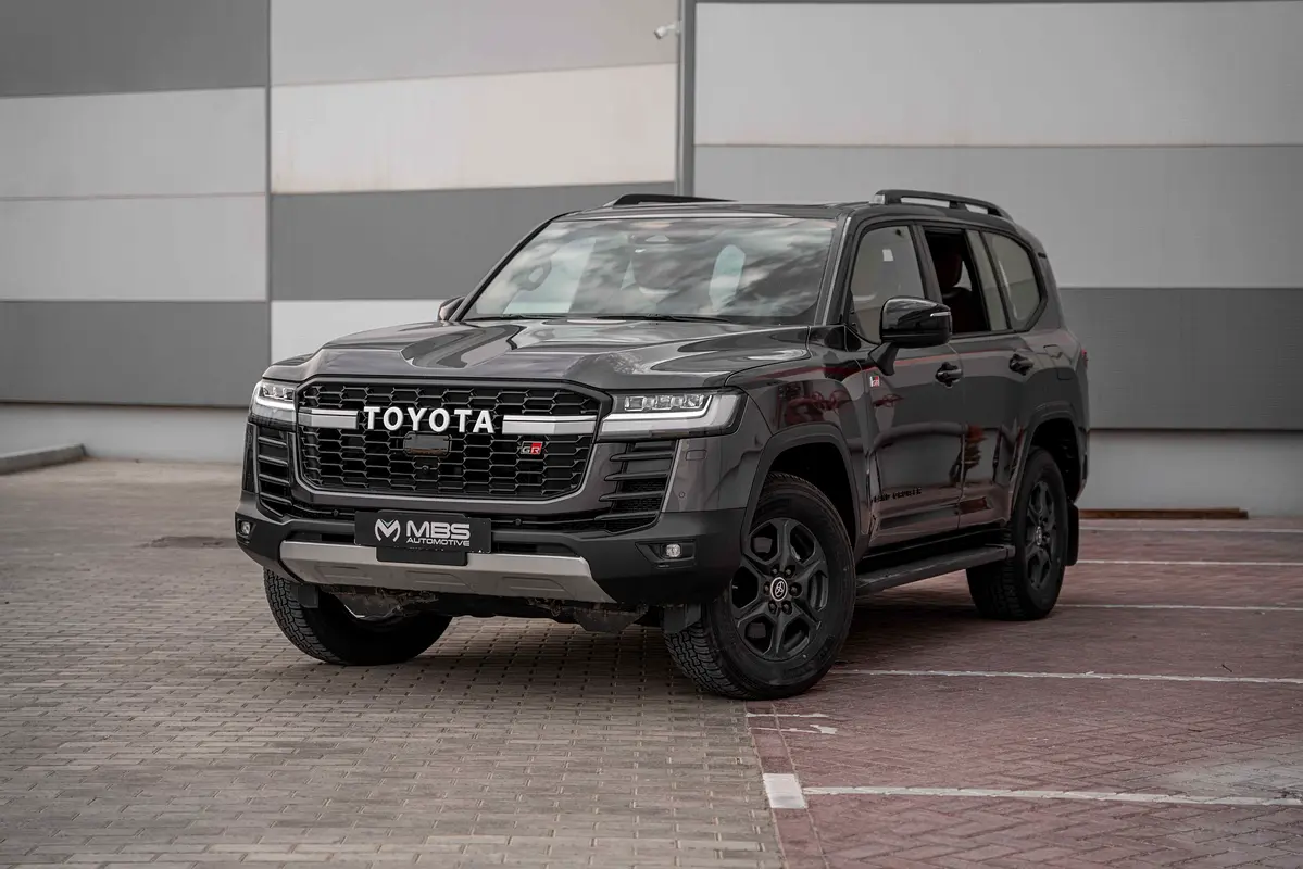 Toyota Land Cruiser 2025 — photo 1 of 15