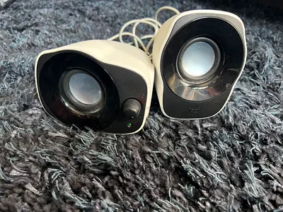 Logitech Speakers - Compact and Clear Sound for Your Setup