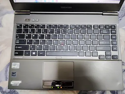 Toshiba Laptop i5 13.3 inch