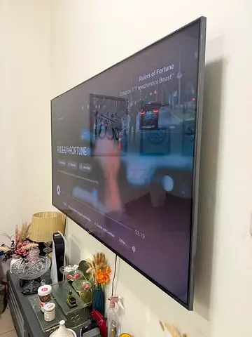 75 inch LG new 6 months used with warranty Modern LCD TV - Perfect for Your Home!