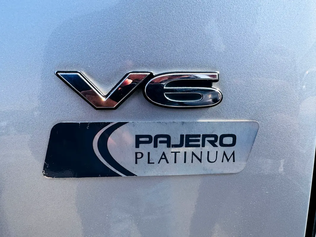 /ar/city-dubai/cate-car-used-car/mitsubishi-pajero-2014-38l-gls-5-door-high-petrol-auto-awd-45762652216100864/-15