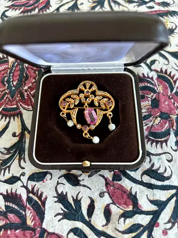 Elegant Antique Brooch gold with Gemstones