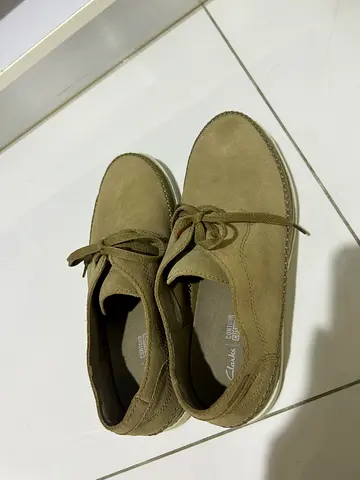 Clark’s shoes never worn outside unwanted gift