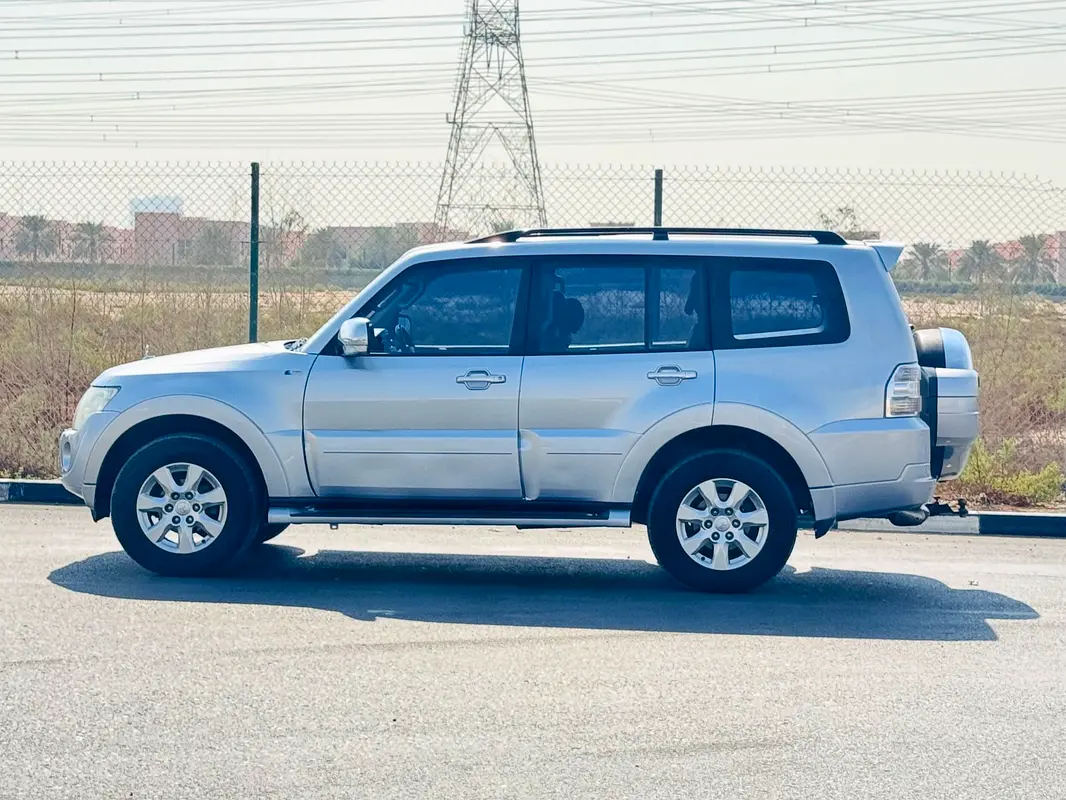 /ar/city-dubai/cate-car-used-car/mitsubishi-pajero-2014-38l-gls-5-door-high-petrol-auto-awd-45762652216100864/-7
