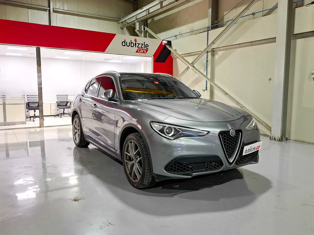 Alfa Romeo Stelvio 2020 — photo 1 of 17