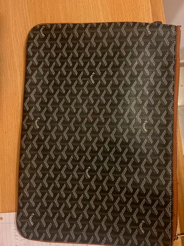 Goyard pouch