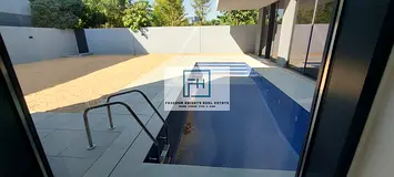 End unit》》 BRAND new with Private pool》》 Direct access to park》》 for rent