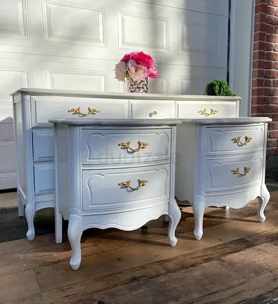 Dresser and 2 night stands