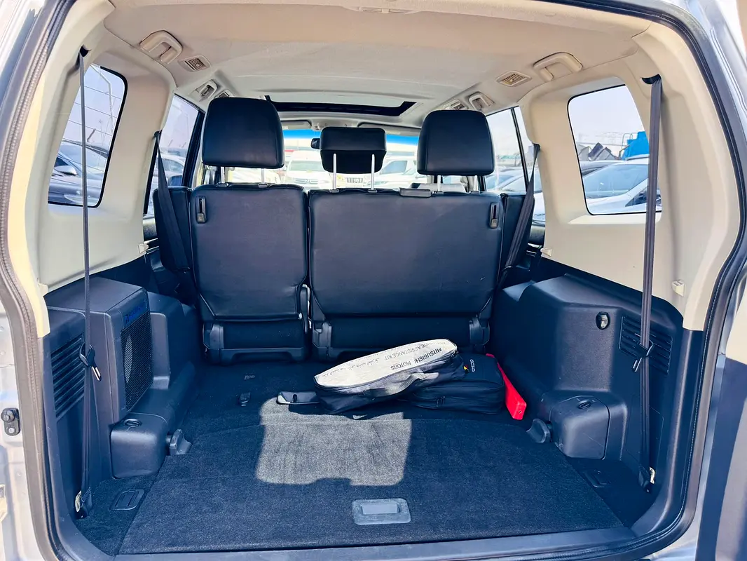 /ar/city-dubai/cate-car-used-car/mitsubishi-pajero-2014-38l-gls-5-door-high-petrol-auto-awd-45762652216100864/-12