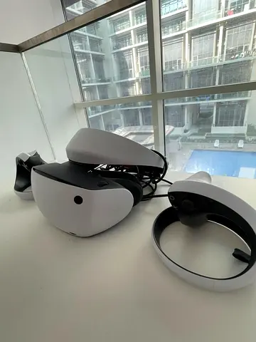 Explore Virtual Worlds VR