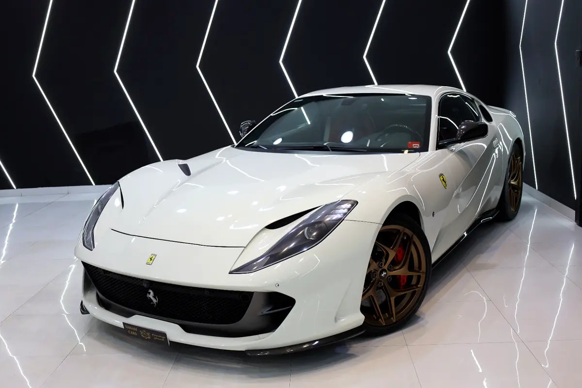 Ferrari 812 Superfast 2019 — photo 1 of 20