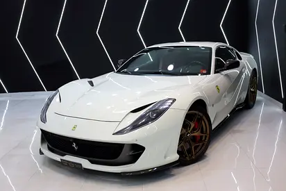 2019 Ferrari 812 Superfast, Passenger Display, Carbon Fiber Exterior/Interior, GCC Specs!!