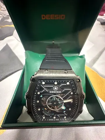Deesio Automatic Mechanical Mens Watch - Sleek and Modern Design