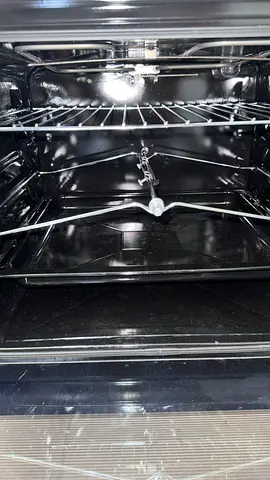 Perfect Cooking Companion: High-Quality Oven with Grill Features!